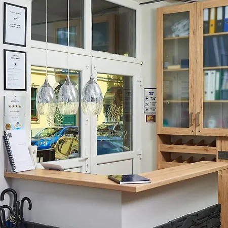 לינה וארוחת בוקר Spirit House אגר